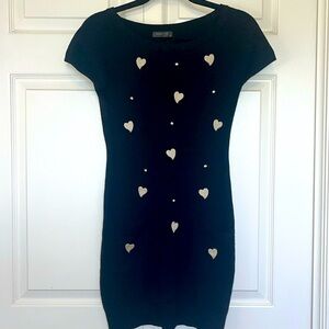 Nuna Lie short sleeve, Crystal, and Hart embezzlement w/ 2  front pockets. S